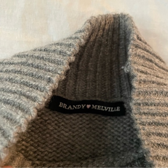 Brandy Melville Cropped Sweater Mock Neck Gray Wool Blend Chunky Knit Winter - Picture 4 of 7